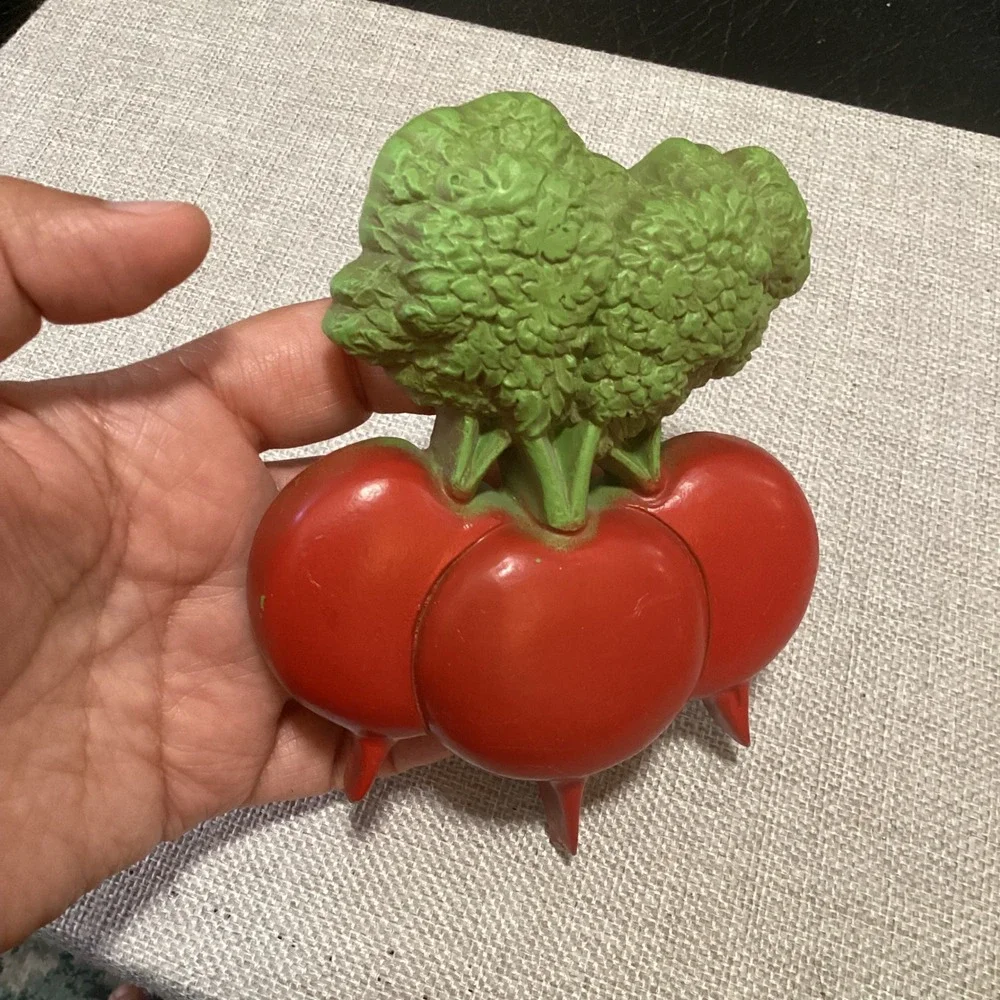Vintage 1982 Homco Vegetable Wall Plaques Set 3 Mushrooms Carrots Radishes 7634